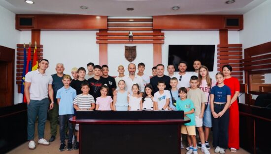 И Велес им посака среќа на своите „симовци“ на меѓународната завршница во Сплит
